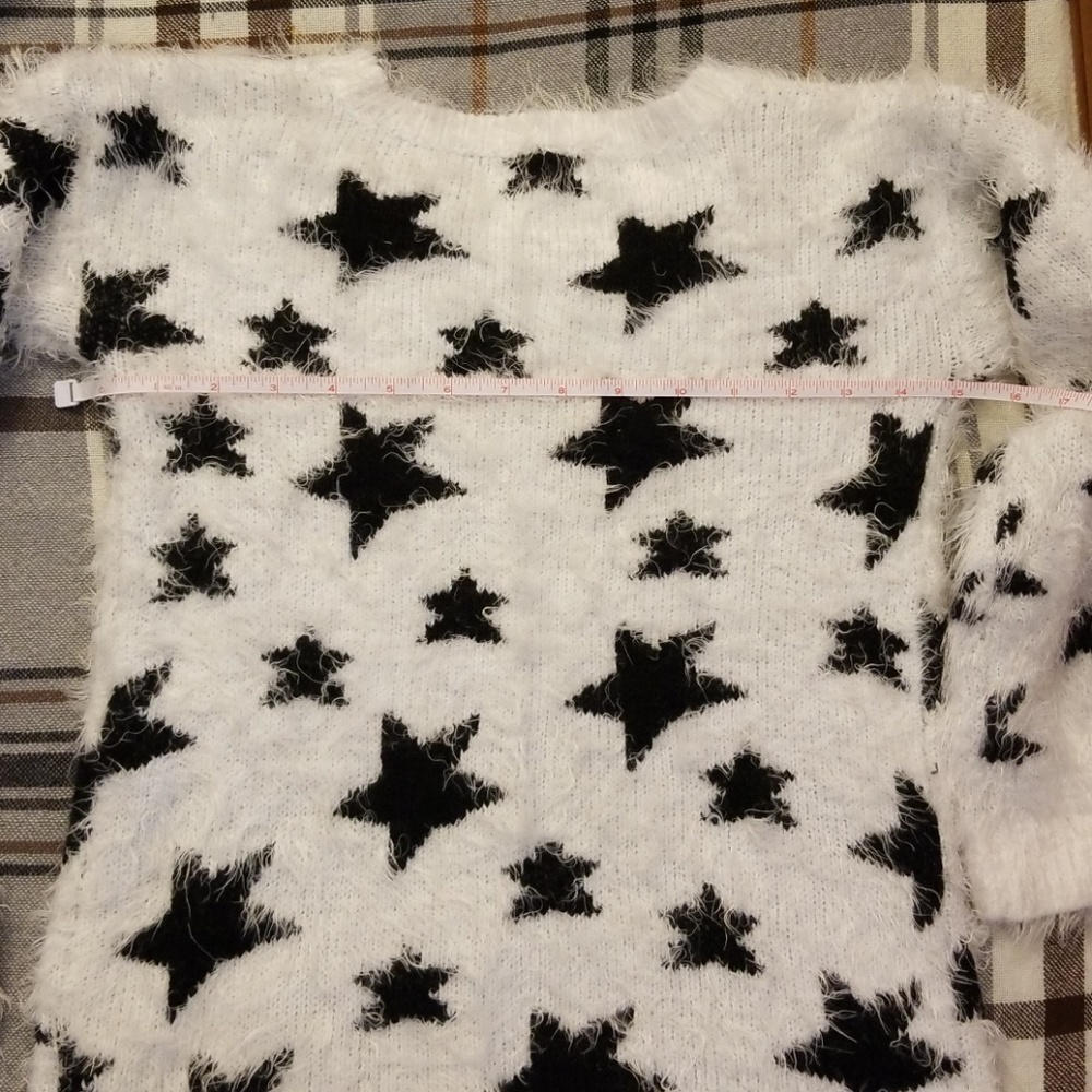 Warm Fuzzy Girl Sweater - Picture 3 of 4